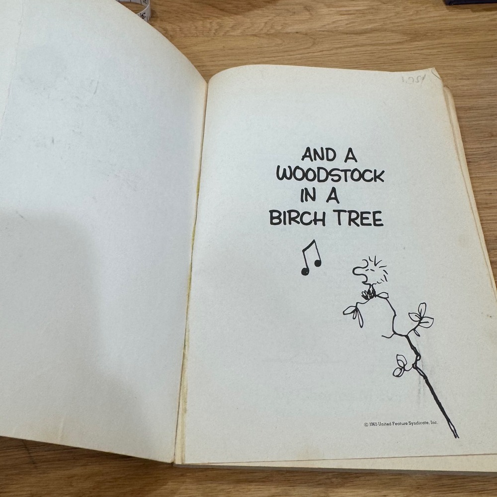 Peanuts Parade 23 And a Woodstock in a Birch Tree Charles Schulz 1979 1st Ed - Picture 6 of 12